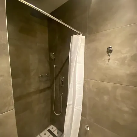 Ceger 1 Apartment *